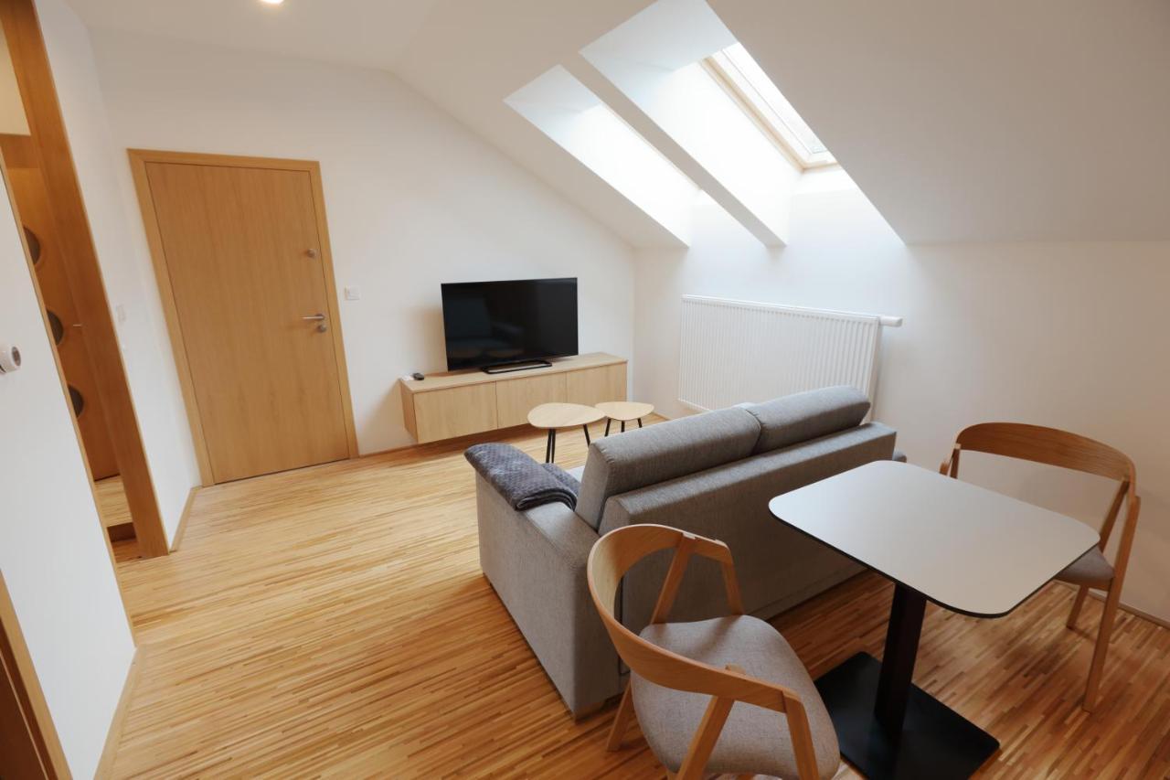 Apartmany U Kvetne Zahrady 克罗梅日什 外观 照片
